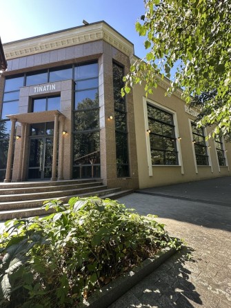 Продаж приміщення Ресторану та земельної ділянки - фото 1