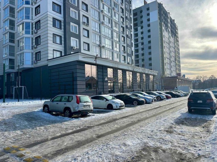 ТОП Фасадне приміщення в ЖК Континент(Буча)! 100кВт, висота стелі 5,6м - фото 1