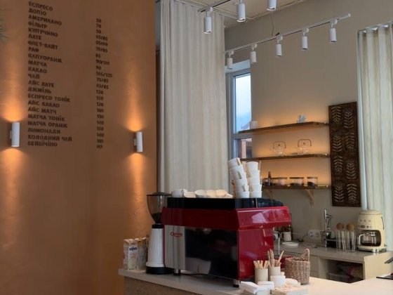 Топ-локація. Кавʼярня з потоком людей+простір під кухню. Центр. парк. Ирпень