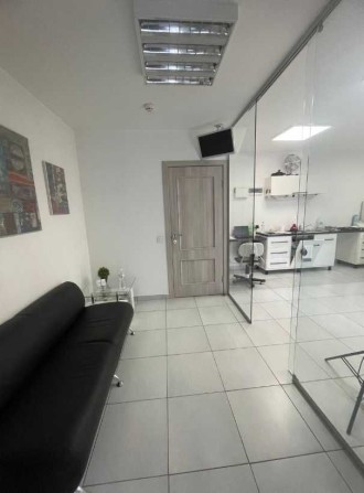 Продаж комерційного приміщення вільного призначення ! - фото 1