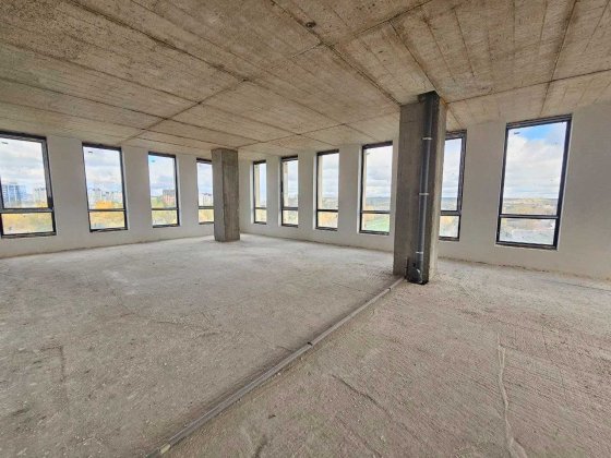 Комерційне приміщення в бізнес-центрі за найкращою ціною! Івано-Франківськ