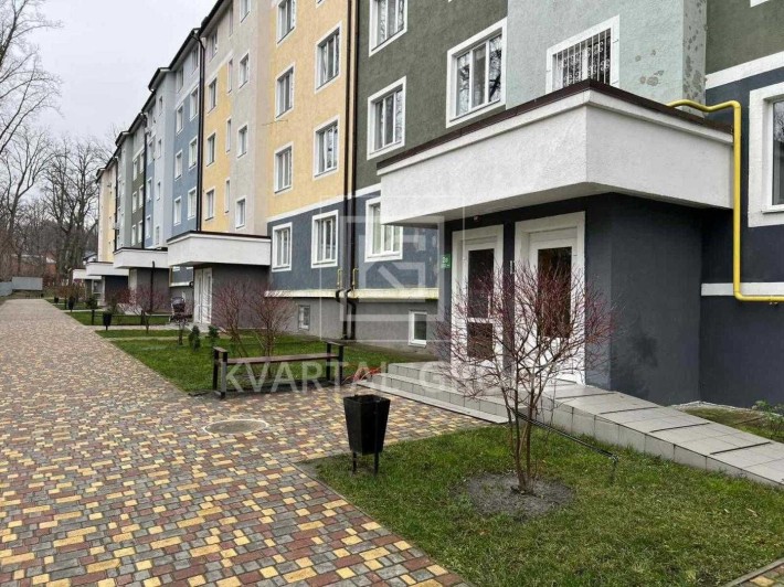 Продам 50м2 комерційне приміщення в заселеному ЖК - фото 1