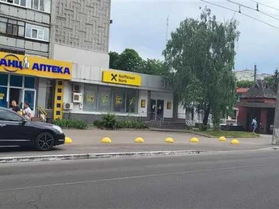 Фасадне нежитлове приміщення, 86 кв. м, вул. Небесної сотні, 22/13