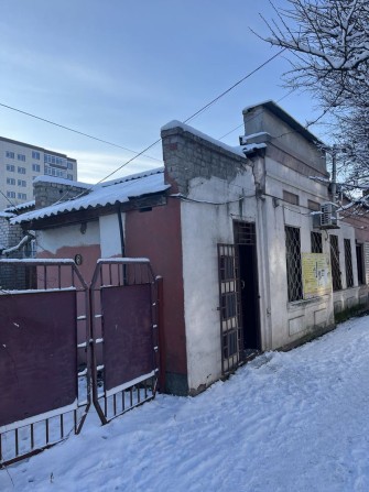 Цент Продам нежитлове приміщення з окремим входом - фото 1