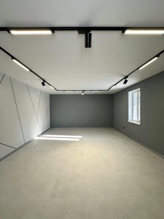 Комерційне приміщення з ремонтом  в Луцьку - фото 1