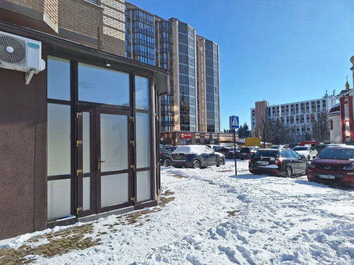 Комерційне приміщення з ремонтом, ЖК Атлант, з активною орендою - фото 1