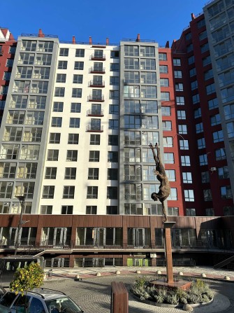 Комерційне приміщення в  центрі продаж ЖР Княгинин Галицька-Набережна - фото 1