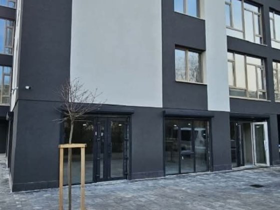 Продаж  фасадного комерційного приміщення Чорновола-Волошина Ивано-Франковск