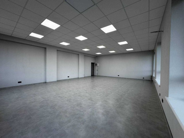 Комерційне приміщення з ремонтом у Центральній частині Ірпеня! БЕЗ % - фото 1