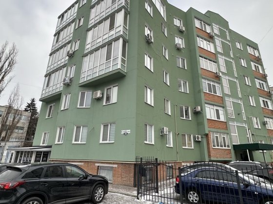 Продаж комерційного приміщення 85 метрів (1поверх+цоколь) центр міста Кременчук