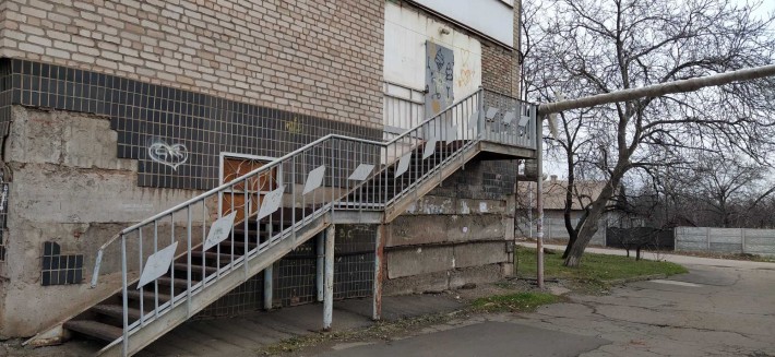 Фасад, 1 пов, окремий вхід, 90,9 м2, Кривий Ріг, вул. Електрична 10 - фото 1