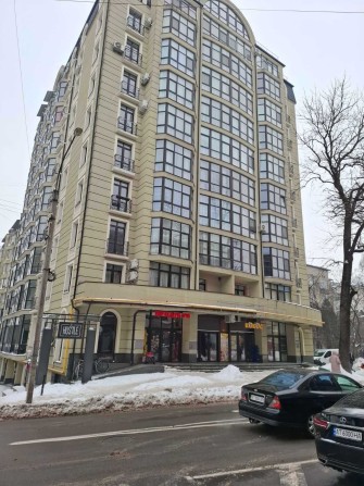 Продаю приміщення в центрі на Мазепи 35. Площа 275м2. - фото 1