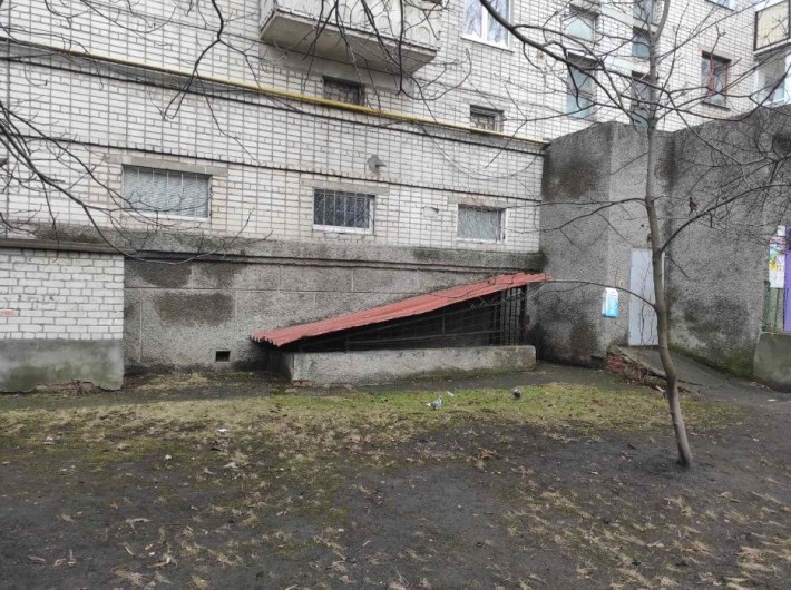 ПРОДАМ цокольное помещение 406 КВ.М. - фото 1