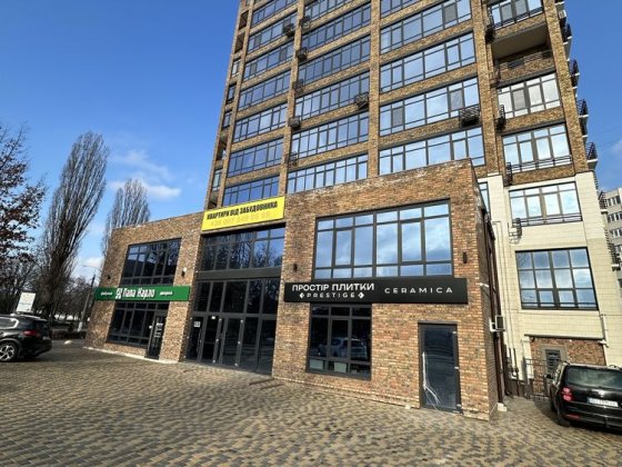 Продаж великого комерційного приміщення 316м новобудова  Київська 14-А