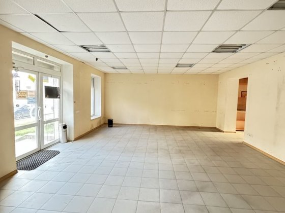 Продаж фасадного торгівельного приміщення, площа 72,3 м.кв Кривий Ріг