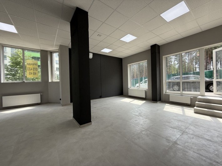 Продам приміщення з новим ремонтом в заселеному районі - фото 1