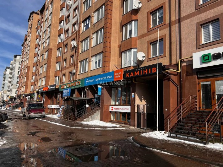 ТОП-локація! Комерція біля Епіцентру (Івасюка) – високий трафік! - фото 1