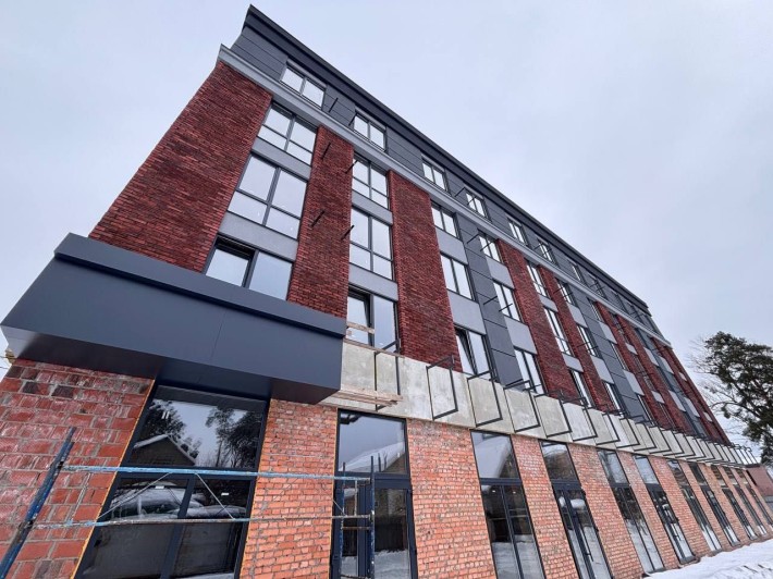 Продаж фасадного комерційного приміщення - під ваш БІЗНЕС! вул.СОБОРНА - фото 1