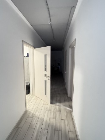 Продаж комерційного приміщення з готовим ремонтом - фото 1