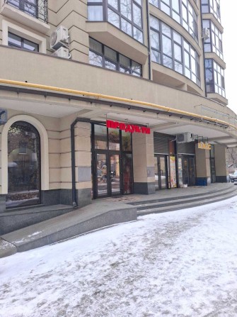 Продаю фасадне торгове приміщення в центрі.120м2. Мазепи 35. - фото 1