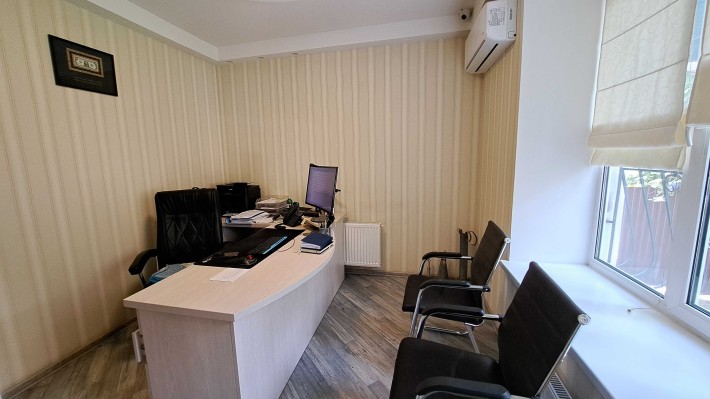 Зручний офіс в чудовій локації - фото 1