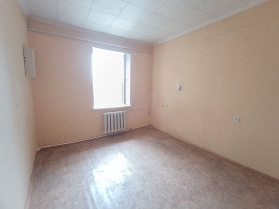 Продаж комерційного кабінету 14 кв. м., вул. Якіра 5 Кривий Ріг