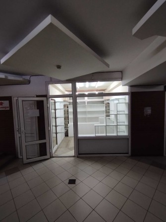 продам приміщення  в торговому центрі сезам - фото 1