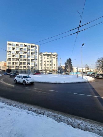 Продаю в центрі фасадне приміщення. 77м2. Вовчинецька 55. - фото 1