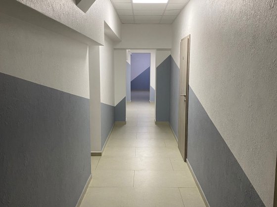 Продаж офісних приміщень 167.2 м² (7 кабінетів) з орендарями 12 школа Рівне