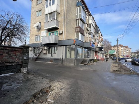 продам діючий салон краси, комерційне приміщення в центрі міста Ровно