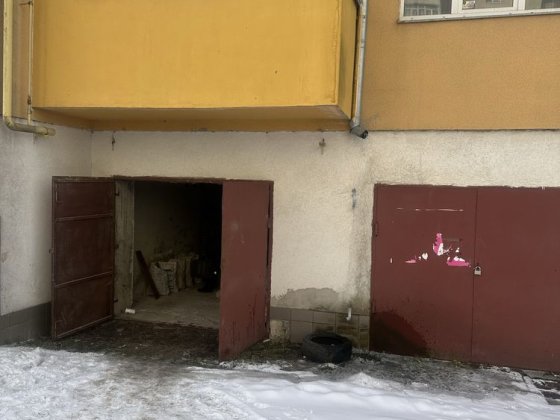Продам 2 гаражі під комерційне приміщення в районі Заравшану Івано-Франківськ