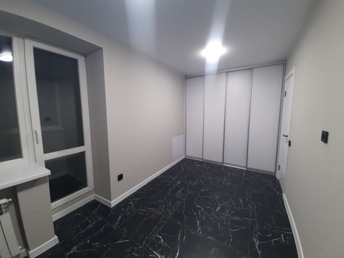 Продам Торговое помещение, Центр, Возле Рынка - фото 1