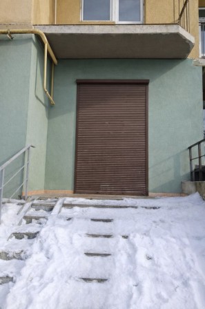 Продам приміщення 140 м2  під магазин , салон краси - фото 1