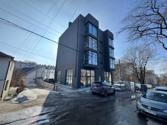 Продам приміщення у новобудові (центрі міста) вул.Малий Узвіз 42м.кв. Ровно
