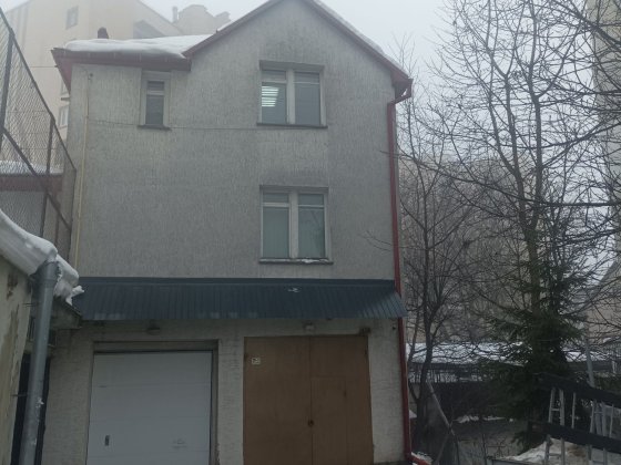 Продам офісне приміщення окрема двоповерхова будівля,можна під житло Тернополь