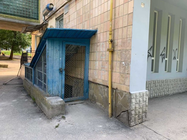 Продаж\обмін приміщення 240м2, окремий вхід - фото 1