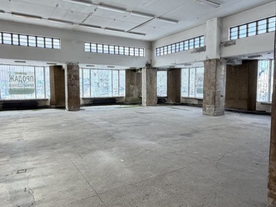 Продаж Комерційного приміщення 1250 м² з рампою та холодильниками Івано-Франківськ