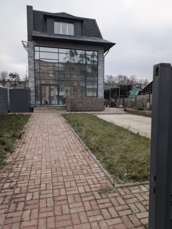 Продам комерційне приміщення в центрі міста - фото 1