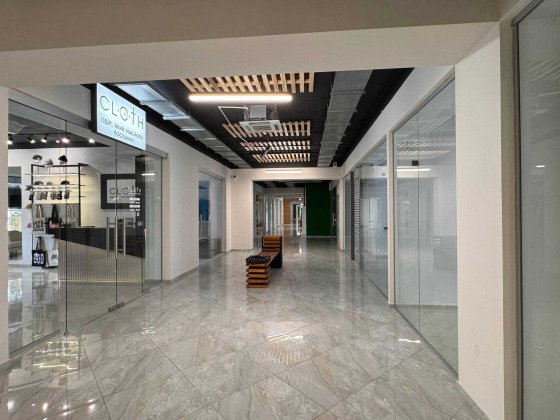 Продаж комерційного приміщення з ремонтом в ТРЦ Івано-Франківськ