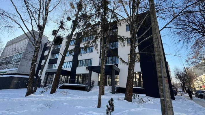 Продам  комерцій приміщення в самому серці міста Рівного! - фото 1