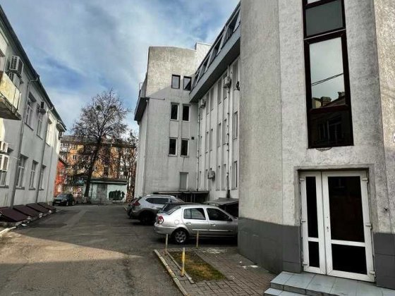 Продам комерційну будівлю в центрі міста Рівне