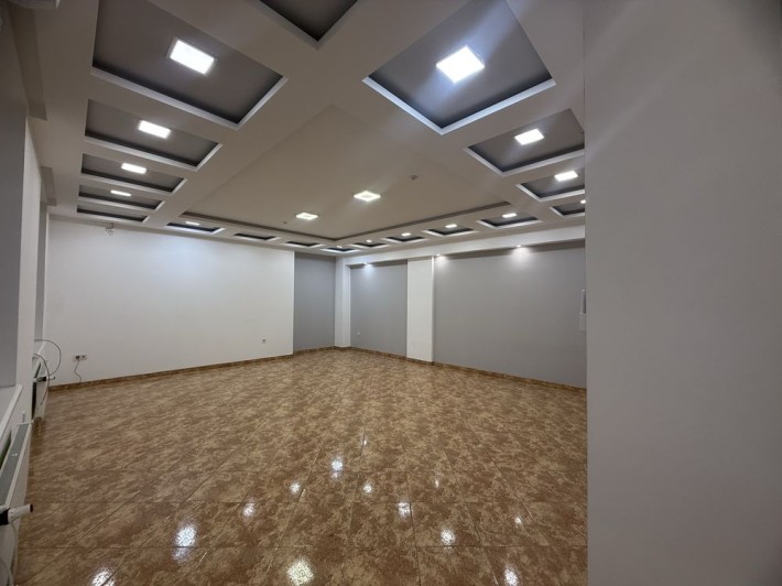 Продається  фасадне приміщення по вулиці Героів Майдану . - фото 1