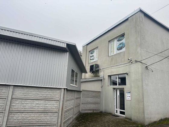 Продається просторе та універсальне комерційне приміщення Ровно