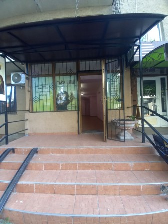 Продається приміщення в центрі біля обласної лікарні - фото 1