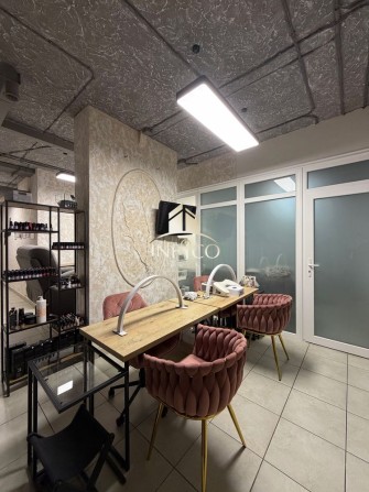 Продаж комерційного приміщення в центральній частині міста - фото 1