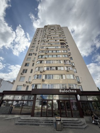 Продам фасадне приміщення біля ТРЦ Дніпро Плаза! 202м2 - фото 1