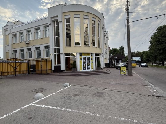 Фасадна окрема будівля по бул. Шевченка! 712м2 Черкаси