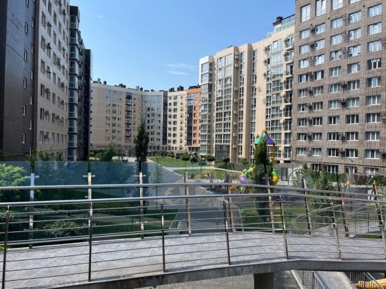 Продається комірка ЖК Водограй 31А 5   під'їзд Чернівці