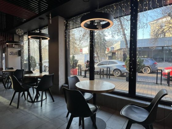 Комерційне приміщення з діючим бізнесом Чернівці