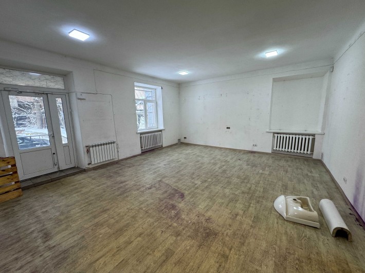 Приміщення з окремим входом по вул. Небесної Сотні - фото 1